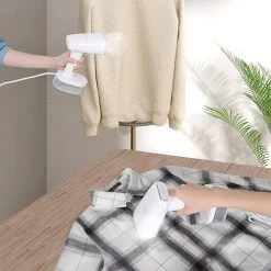 EUGAD Dampfbürste, Dampfglätter Reise-Dampfbügeleisen Steamer Kleidung Handbügeleisen mit Selbstreinigungsfunktion Reisebügeleisen mit Dampfbürste 250 ml 1600 W für Haushalt Urlaub Dienstreise 8 EUGAD Dampfbürste, Dampfglätter Reise-Dampfbügeleisen Steamer Kleidung Handbügeleisen mit Selbstreinigungsfunktion Reisebügeleisen mit Dampfbürste 250 ml 1600 W für Haushalt Urlaub Dienstreise -Eugad Möbel Einkaufen f1a1c56e 8938 4e6d a146 57a547a1e1ac